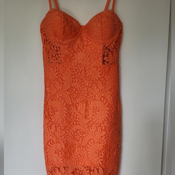 Dress - Picture 3 of 3